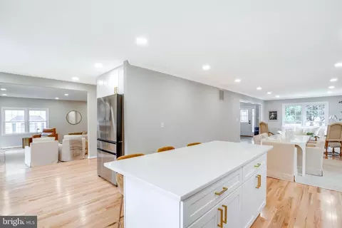 Kitchen - 3599 Beech Down Dr, Chantilly, VA 20151 photo 3 of 8