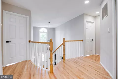 Entry Way - 3599 Beech Down Dr, Chantilly, VA 20151 photo 5 of 6