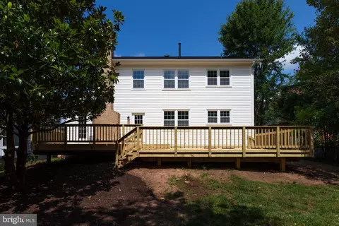 Exterior - 3599 Beech Down Dr, Chantilly, VA 20151 photo 7 of 8