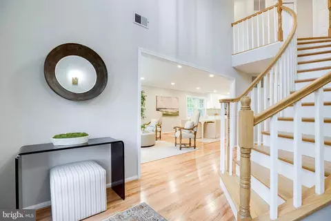 Entry Way - 3599 Beech Down Dr, Chantilly, VA 20151 photo 2 of 6
