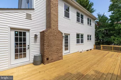 Exterior - 3599 Beech Down Dr, Chantilly, VA 20151 photo 3 of 8