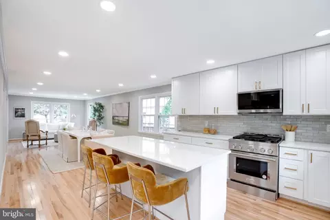 Kitchen - 3599 Beech Down Dr, Chantilly, VA 20151 photo 2 of 8