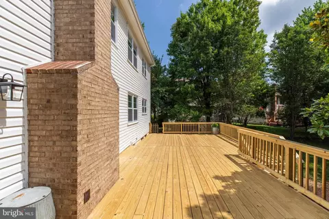 Exterior - 3599 Beech Down Dr, Chantilly, VA 20151 photo 2 of 8