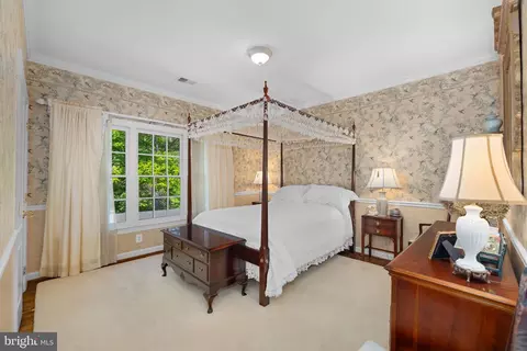Bedroom - 897 Chinquapin Rd, Mclean, VA 22102 photo 4 of 7
