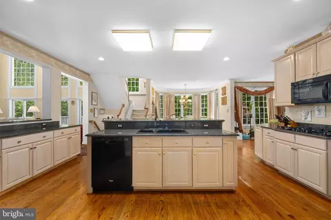 Kitchen - 897 Chinquapin Rd, Mclean, VA 22102 photo 1 of 5
