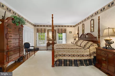 Bedroom - 897 Chinquapin Rd, Mclean, VA 22102 photo 3 of 7