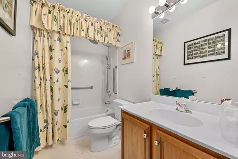 Bath - 897 Chinquapin Rd, Mclean, VA 22102 photo 6 of 6