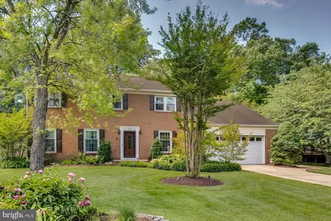 4217 Scotland Rd, Alexandria, VA 22309
