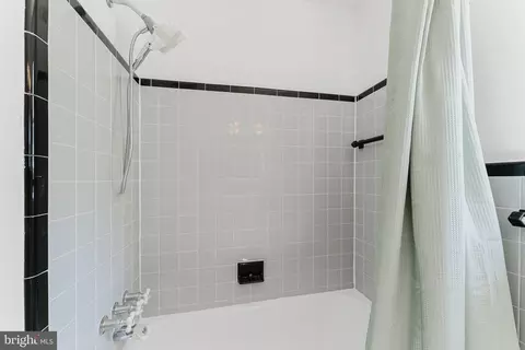 Bath - 5408 Dublin Ave, Springfield, VA 22151 photo 2 of 4