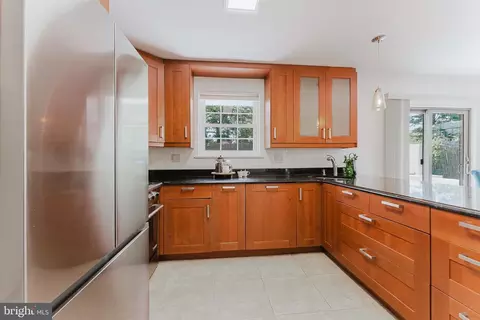 Kitchen - 5408 Dublin Ave, Springfield, VA 22151 photo 3 of 4
