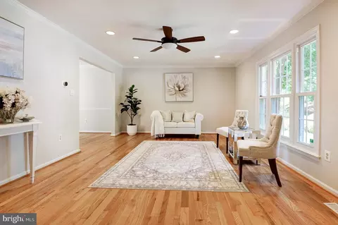 Living - 2603 Oakledge Ct, Vienna, VA 22181 photo 1 of 7