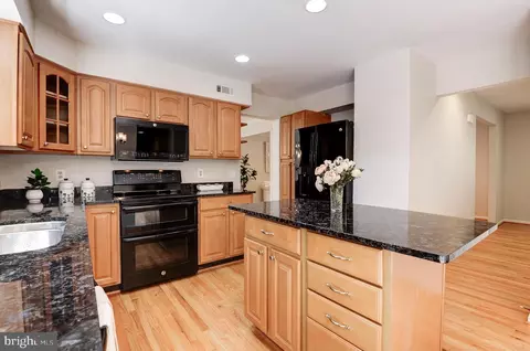 Kitchen - 2603 Oakledge Ct, Vienna, VA 22181 photo 2 of 4