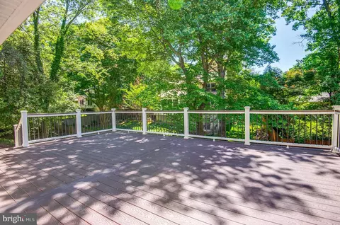 Exterior - 2603 Oakledge Ct, Vienna, VA 22181 photo 6 of 8