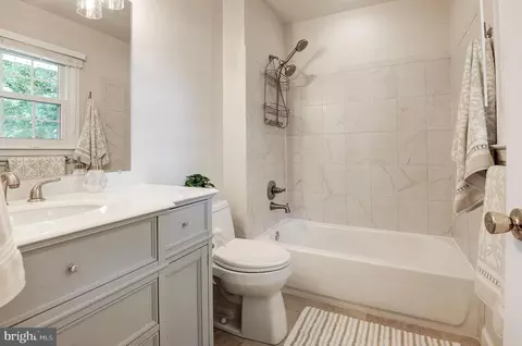 Bath - 2603 Oakledge Ct, Vienna, VA 22181 photo 3 of 6