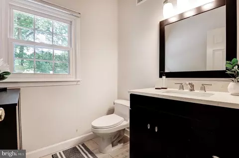 Bath - 2603 Oakledge Ct, Vienna, VA 22181 photo 1 of 6