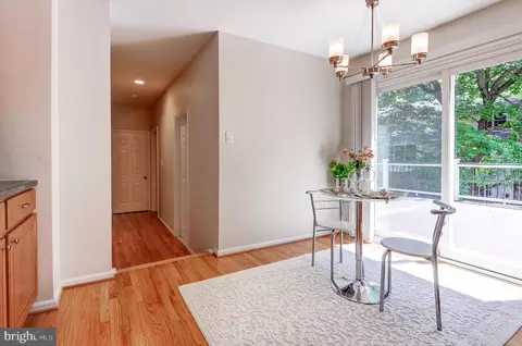 Entry Way - 2603 Oakledge Ct, Vienna, VA 22181 photo 5 of 9