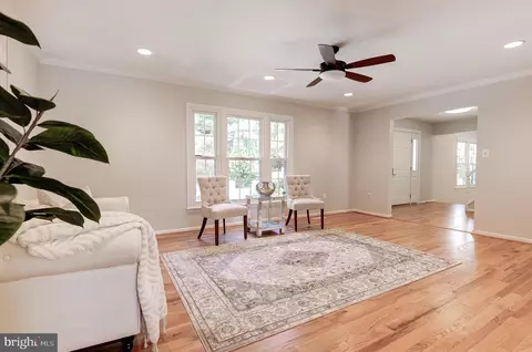 Living - 2603 Oakledge Ct, Vienna, VA 22181 photo 2 of 7