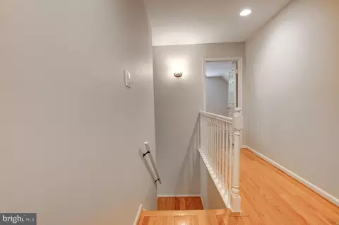 Entry Way - 2603 Oakledge Ct, Vienna, VA 22181 photo 6 of 9