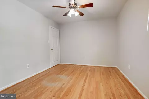 Bedroom - 2603 Oakledge Ct, Vienna, VA 22181 photo 3 of 8