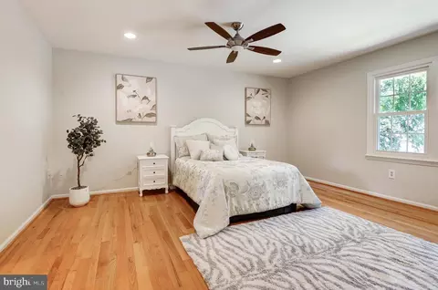 Bedroom - 2603 Oakledge Ct, Vienna, VA 22181 photo 2 of 8