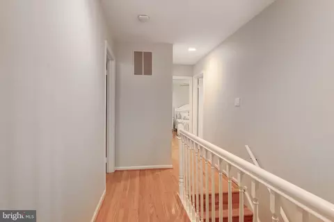 Entry Way - 2603 Oakledge Ct, Vienna, VA 22181 photo 7 of 9