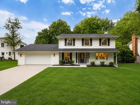 2308 Creek Dr, Alexandria, VA 22308