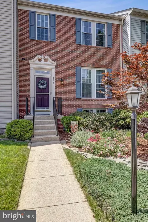 7706 Effingham Sq, Alexandria, VA 22315