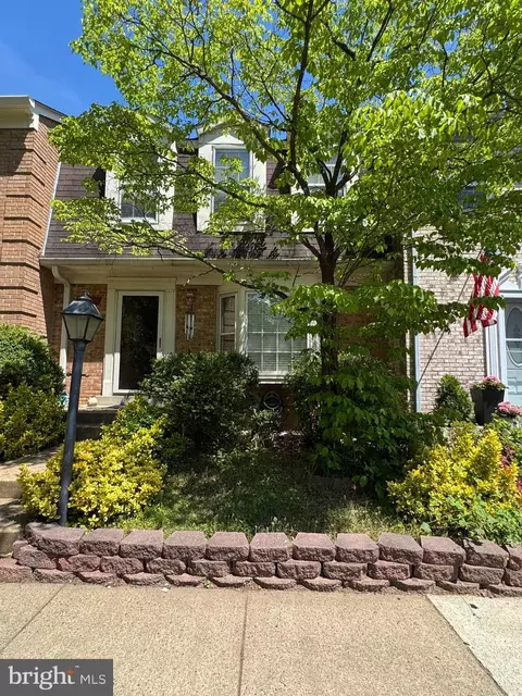 7385 Jiri Woods Ct, Springfield, VA 22153