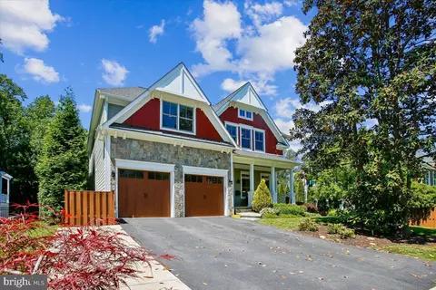 2134 Emilys Ln, Falls Church, VA 22043