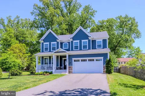 2905 Random Rd, Falls Church, VA 22042