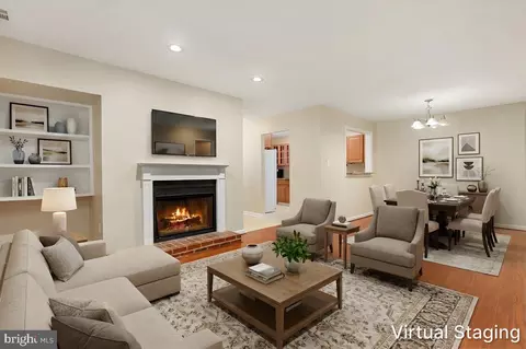 10110 Oakton Terrace Rd #10110, Oakton, VA 22124