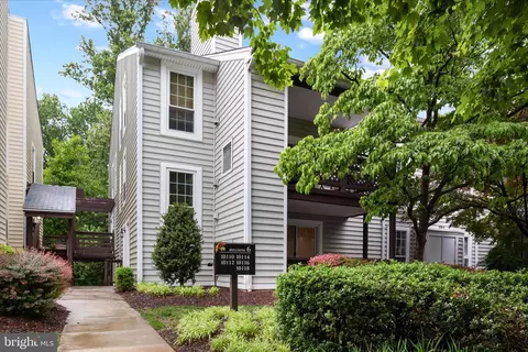 10110 Oakton Terrace Rd #10110, Oakton, VA 22124