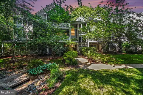 7718 Lafayette Forest Dr #176, Annandale, VA 22003