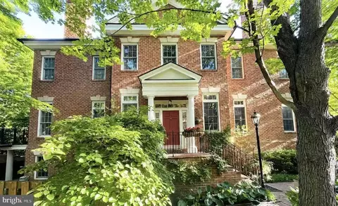 2026 Mayfair Mclean Ct, Falls Church, VA 22043