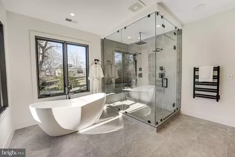 Bath - 1608 Wrightson Dr, Mclean, VA 22101 photo 3 of 10