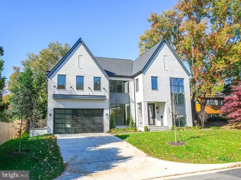 1608 Wrightson Dr, Mclean, VA 22101