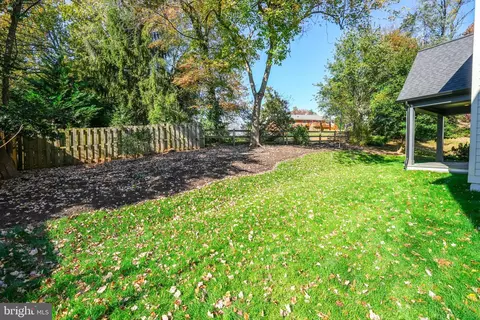 Exterior - 1608 Wrightson Dr, Mclean, VA 22101 photo 5 of 5