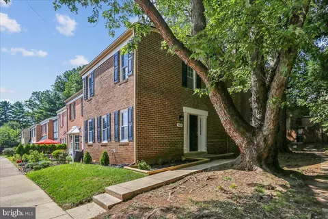 9624 Nonquitt Dr, Fairfax, VA 22031