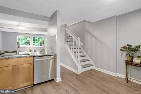 Entry Way - 8414 Cedar Falls Ct, Springfield, VA 22153 photo 1 of 2