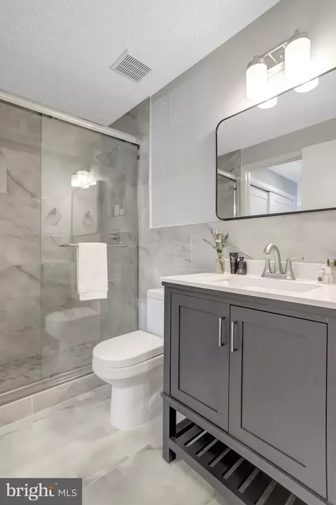 Bath - 8414 Cedar Falls Ct, Springfield, VA 22153 photo 2 of 3