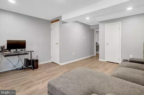 Entry Way - 8414 Cedar Falls Ct, Springfield, VA 22153 photo 2 of 2