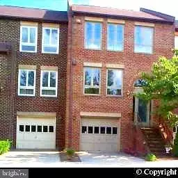 10149 Turnberry Pl, Oakton, VA 22124
