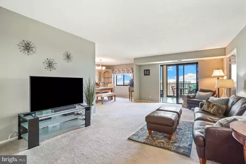 5901 Mount Eagle Dr #1216, Alexandria, VA 22303