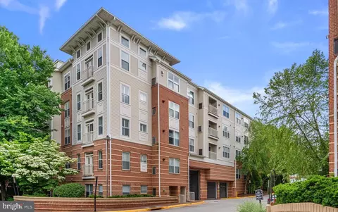 9480 Virginia Center Blvd #124, Vienna, VA 22181