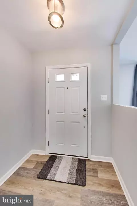 Entry Way - 5816 Amelia St, Springfield, VA 22150 photo 1 of 2