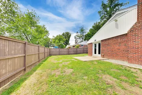 Exterior - 5816 Amelia St, Springfield, VA 22150 photo 7 of 8