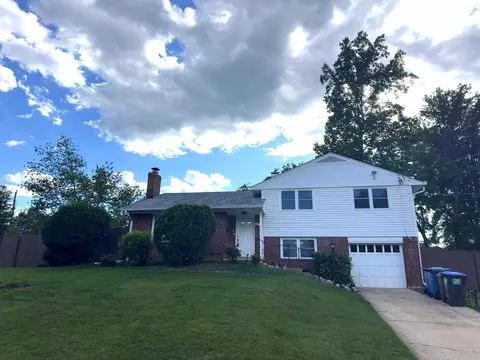5816 Amelia St, Springfield, VA 22150