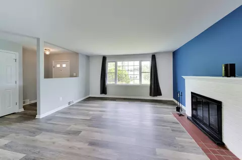 Living - 5816 Amelia St, Springfield, VA 22150 photo 1 of 4