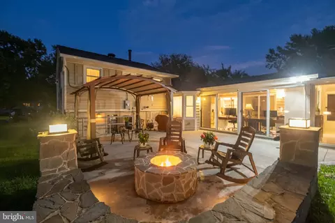 5705 Buckingham Palace Ct, Alexandria, VA 22315