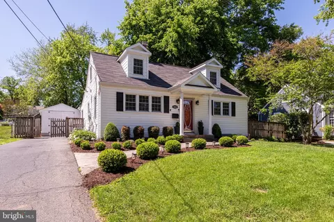 3144 Holloway Rd, Falls Church, VA 22042
